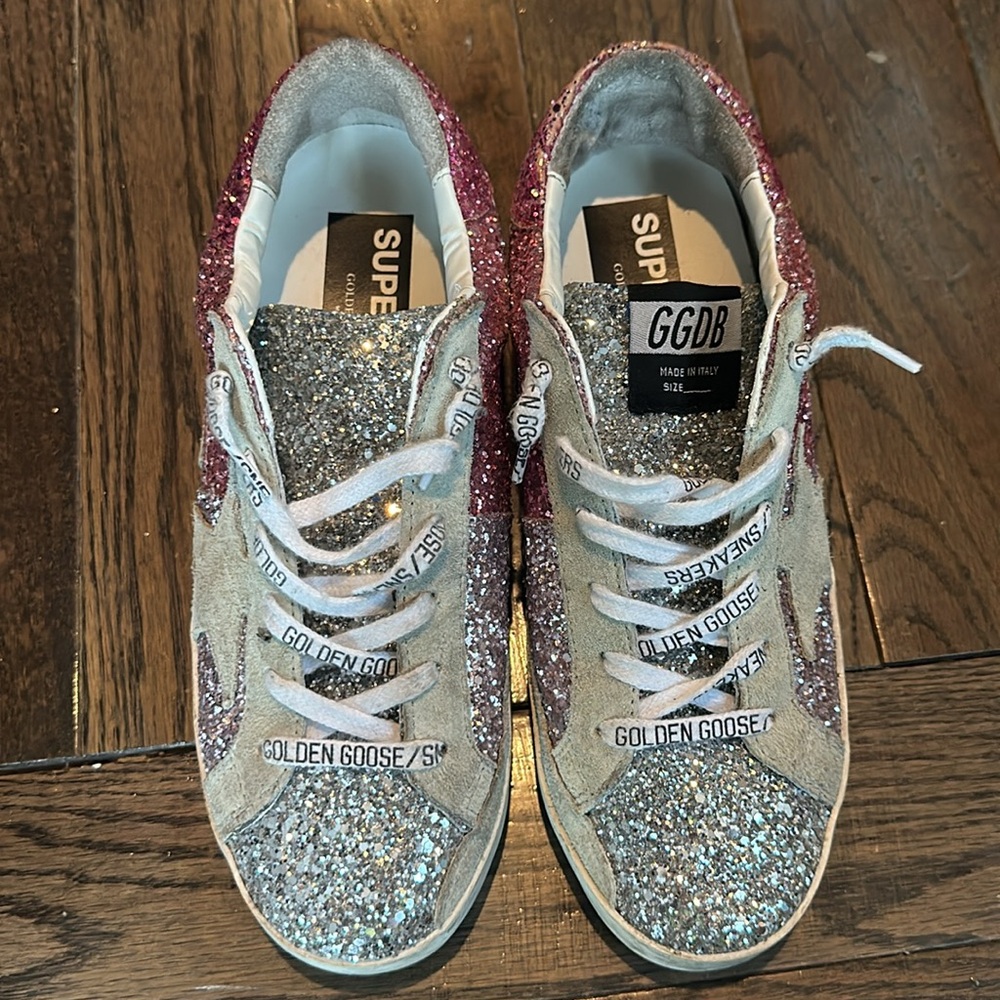 Size 38! Worn twice! Left shoe has defect inside back of sneaker (see pics) - Picture 5 of 6